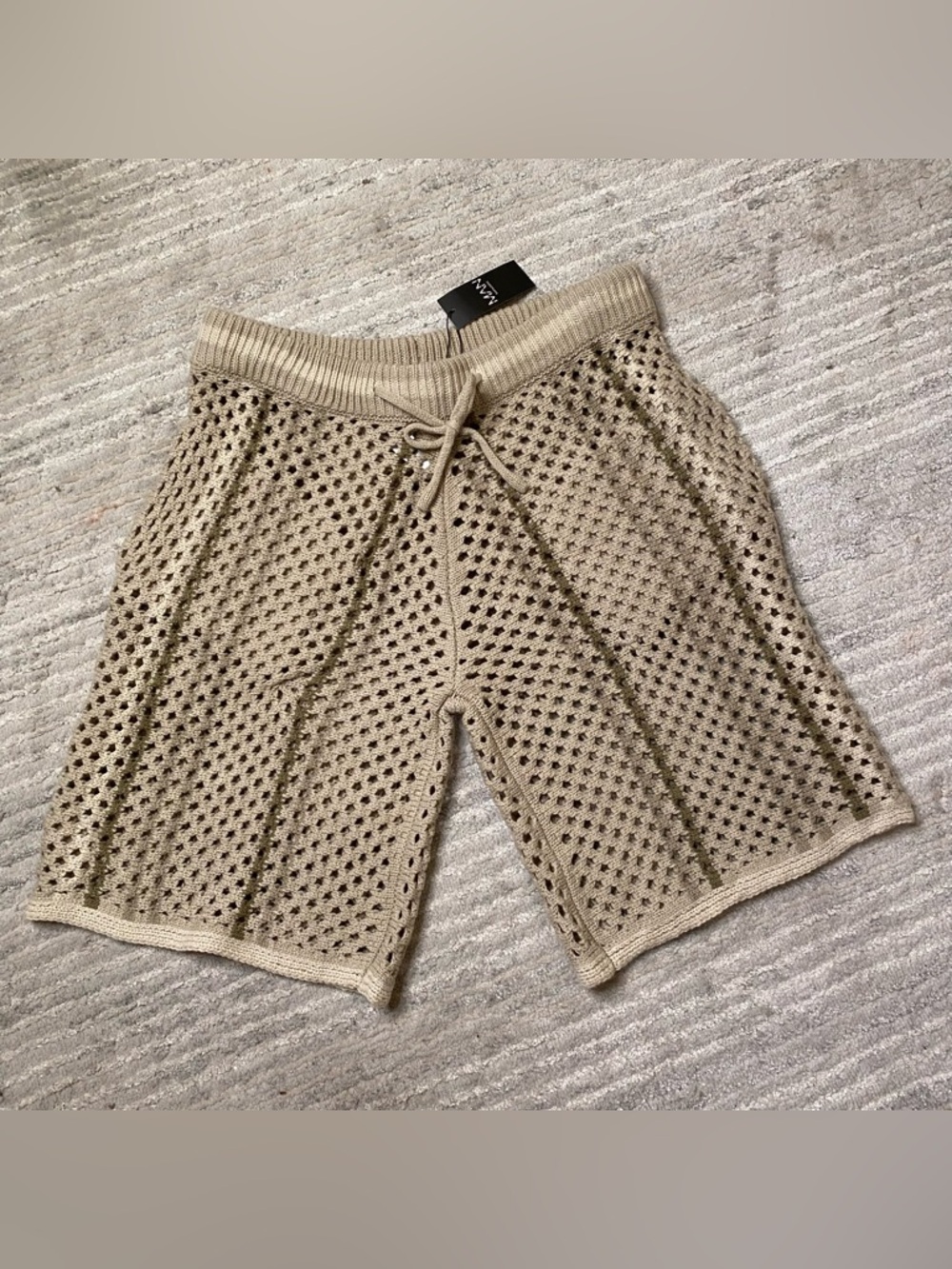 BoohooMAN Open Stitch Knit Shorts Beige Stripe Size M NWT - Picture 4 of 9